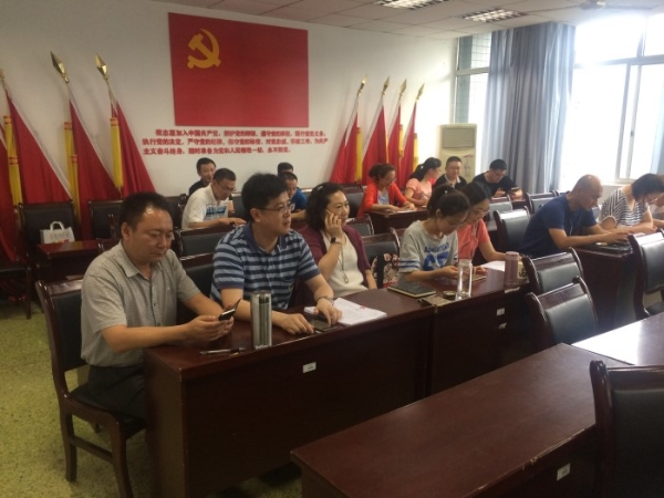 365英国上市公司官网成功举行“两学一做”知识抢答赛2_副本.jpg